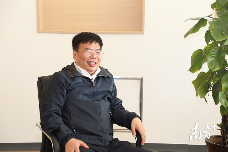 王铭祥接受南方日报专访。南方日报记者 陈锴进 摄