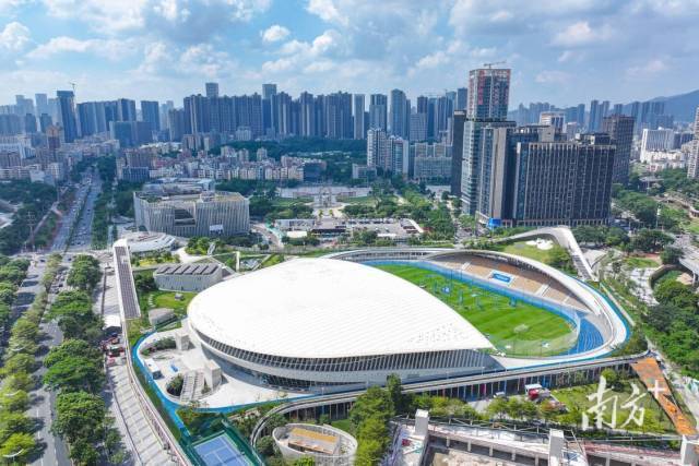 深圳龙华文体中心经过绿色低碳化改造后用作全运会赛场。