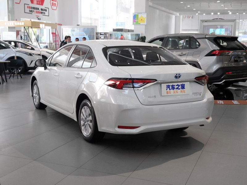 卡罗拉 2021款 双擎 1.8L E-CVT先锋版
